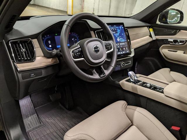 Photo of 2025 Onyx Black Volvo XC90