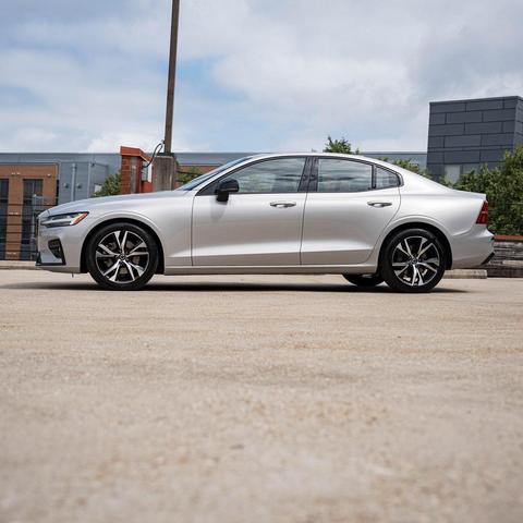 Photo of 2025 Silver Dawn Metallic Volvo S60