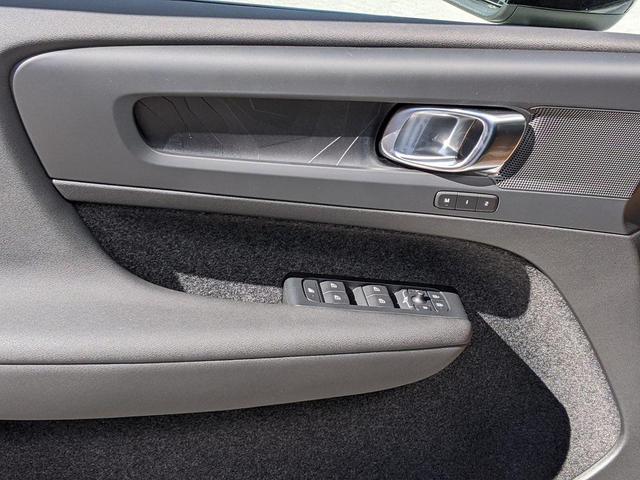 Photo of 2024 White Volvo C40 Recharge Pure Electric