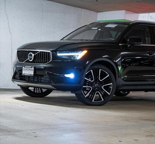Photo of 2025 Onyx Black Volvo XC40