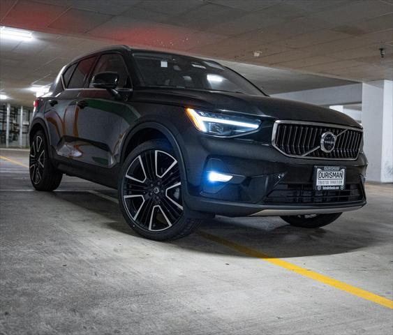 Photo of 2025 Onyx Black Volvo XC40