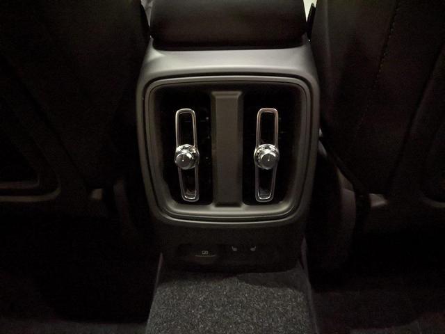 Photo of 2024 Blue Volvo C40 Recharge Pure Electric