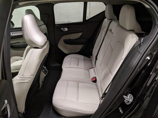 Photo of 2025 Onyx Black Volvo XC40