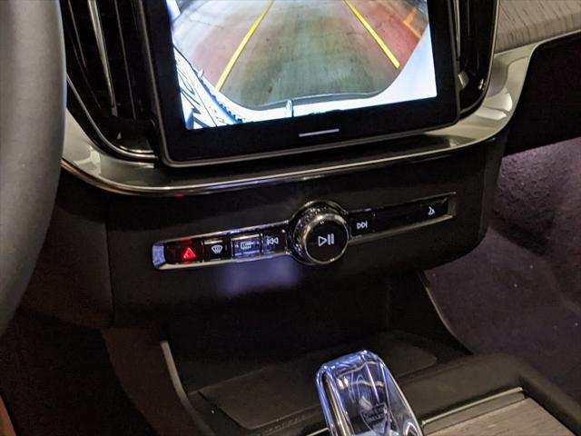 Photo of 2025 White Pearl Volvo XC90 Plug-In Hybrid