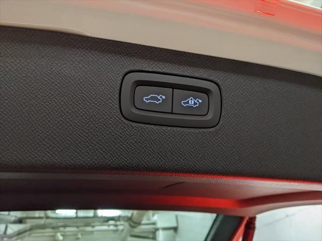 Photo of 2025 White Pearl Volvo XC90 Plug-In Hybrid