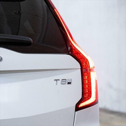 Photo of 2025 White Pearl Volvo XC90 Plug-In Hybrid