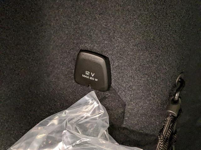 Photo of 2025 Onyx Black Volvo XC60 Plug-In Hybrid