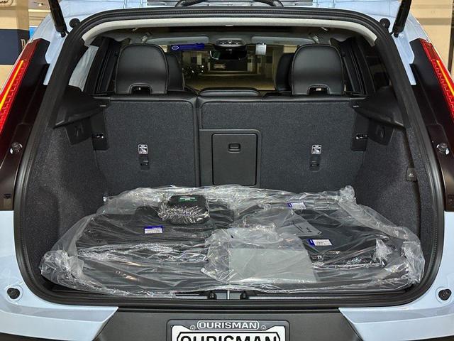 Photo of 2025 Cloud Volvo XC40