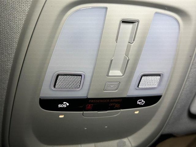 Photo of 2025 Cloud Volvo XC40