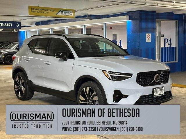 Photo of 2025 Cloud Volvo XC40