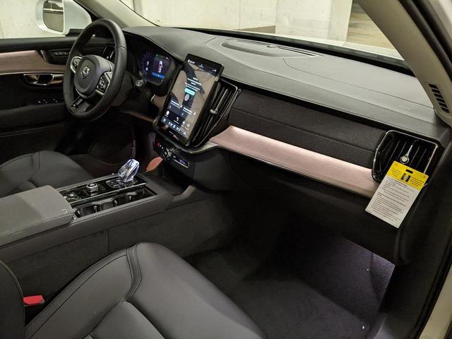 Photo of 2025 White Pearl Volvo XC90 Plug-In Hybrid