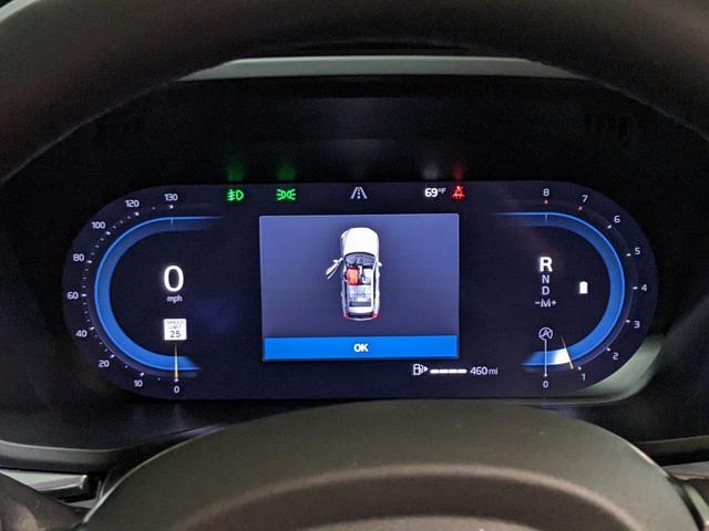 Photo of 2025 White Pearl Volvo XC60