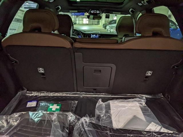 Photo of 2025 White Pearl Volvo XC60