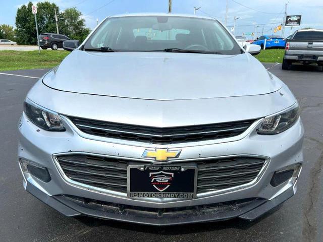 Photo of 2018 Silver Ice Metallic Chevrolet Malibu