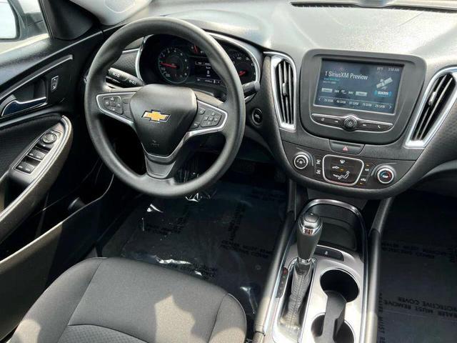 Photo of 2018 Silver Ice Metallic Chevrolet Malibu