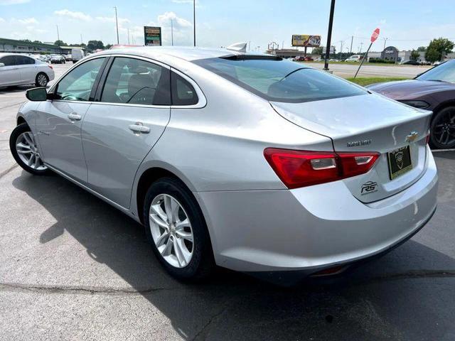 Photo of 2018 Silver Ice Metallic Chevrolet Malibu