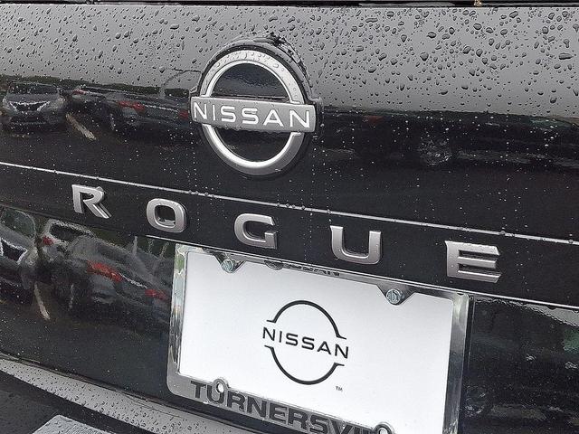 Photo of 2025 Black Nissan Rogue