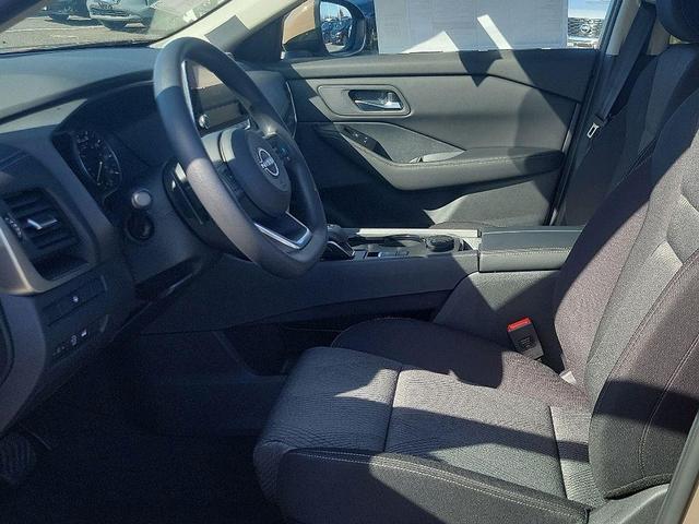 Photo of 2025 Everest White P Nissan Rogue