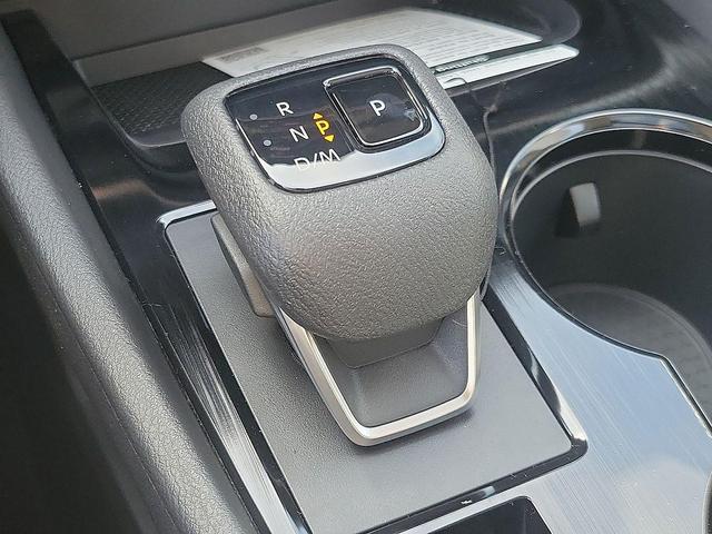 Photo of 2025 Everest White P Nissan Rogue