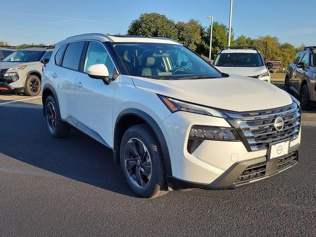 Photo of 2025 Everest White P Nissan Rogue