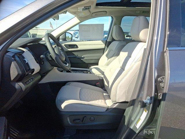 Photo of 2025 Gun Metallic Nissan Pathfinder