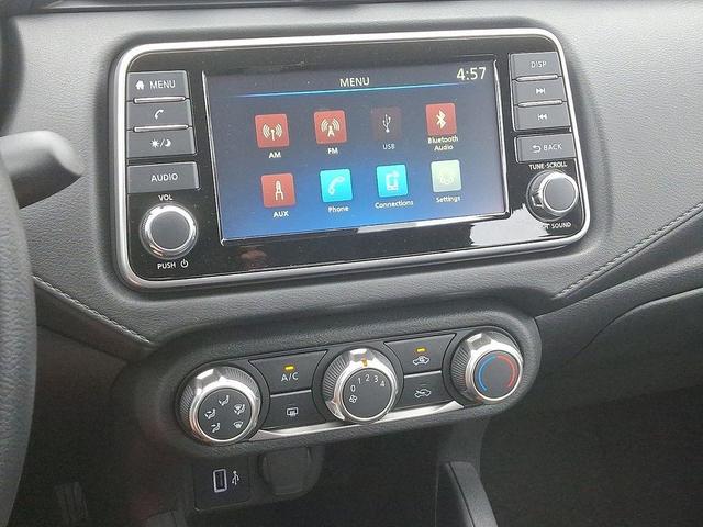 Photo of 2025 Cloud White Nissan Versa