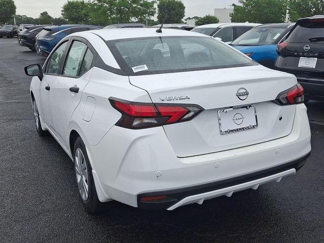 Photo of 2025 Cloud White Nissan Versa