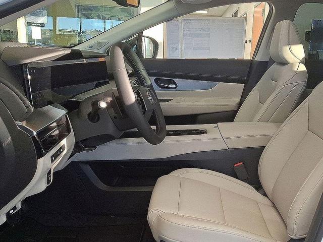 Photo of 2025 Everest White P Nissan Murano