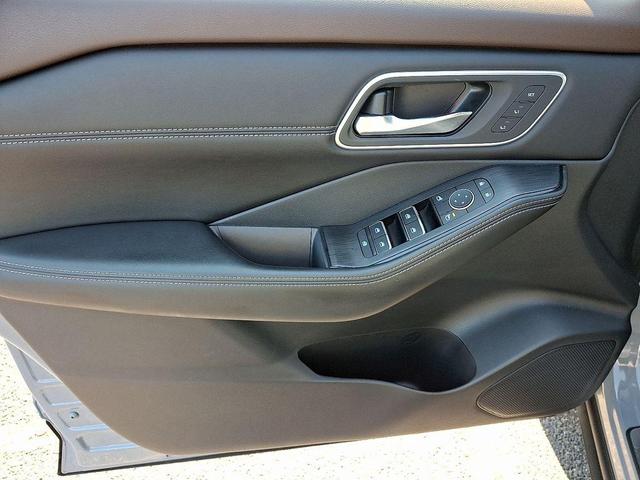 Photo of 2022 Boulder Gray Nissan Rogue