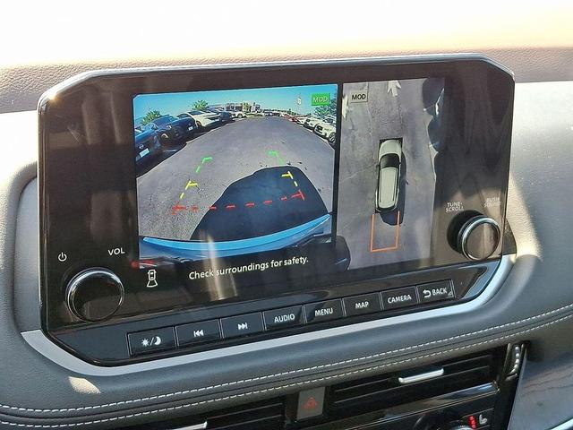 Photo of 2022 Boulder Gray Nissan Rogue