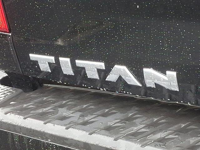 Photo of 2024 Super Black Nissan Titan