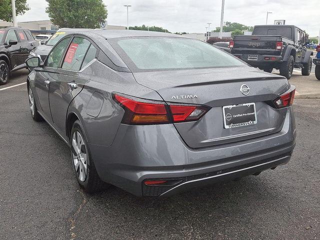 Photo of 2022 Gun Metallic Nissan Altima