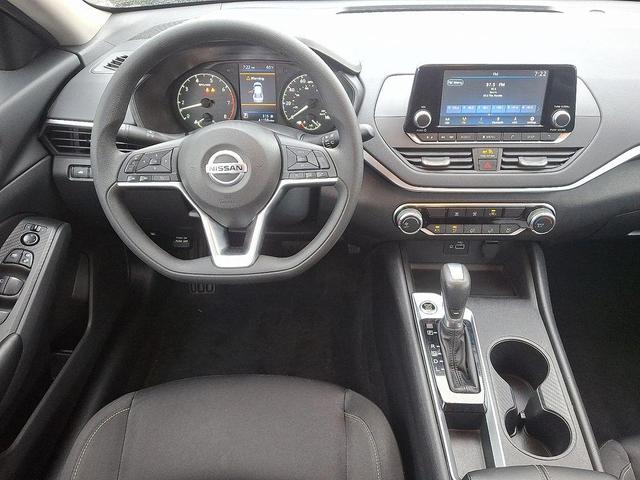 Photo of 2022 Gun Metallic Nissan Altima
