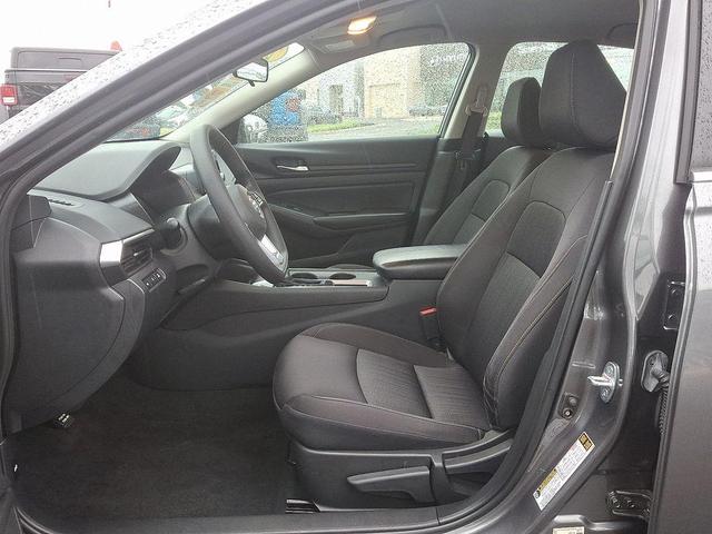Photo of 2022 Gun Metallic Nissan Altima