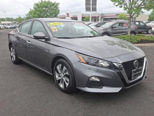Photo of 2022 Gun Metallic Nissan Altima