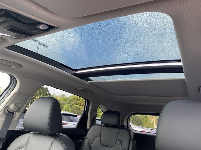 Photo of 2026 Glacial White Pearl Kia Sorento