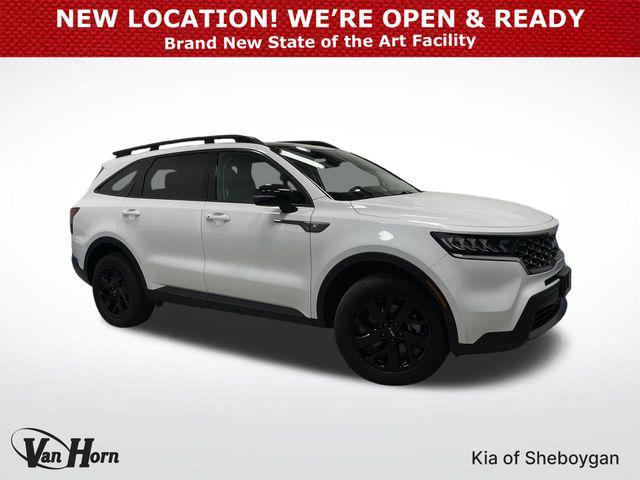 Photo of 2023 Glacial White Pearl Kia Sorento