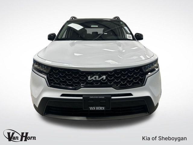 Photo of 2023 Glacial White Pearl Kia Sorento