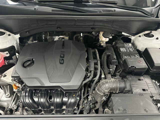 Photo of 2023 Glacial White Pearl Kia Sorento
