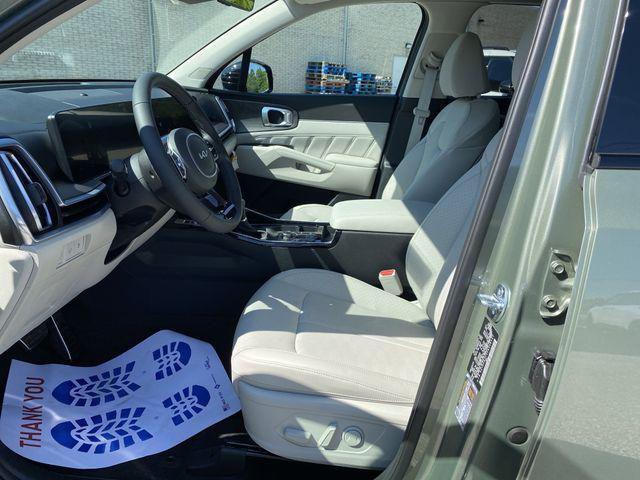 Photo of 2025 Jungle Green Kia Sorento