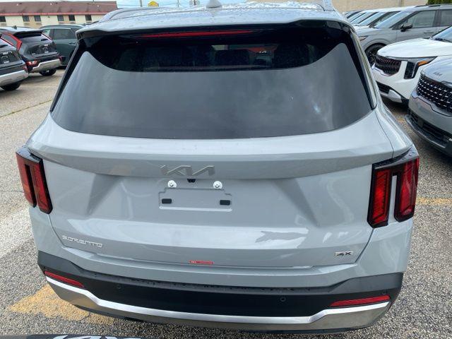 Photo of 2025 Gray Kia Sorento