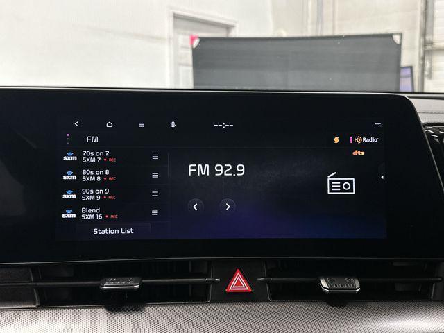 Photo of 2023 Dawning Red Kia Sportage