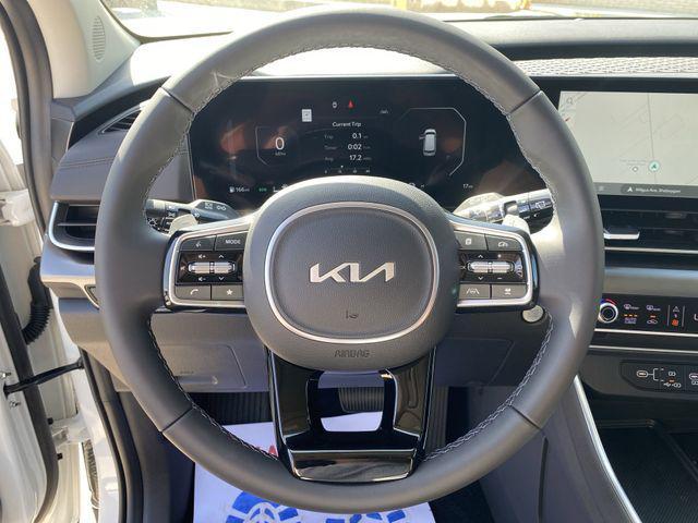 Photo of 2026 Snow White Pearl Kia Carnival Hybrid