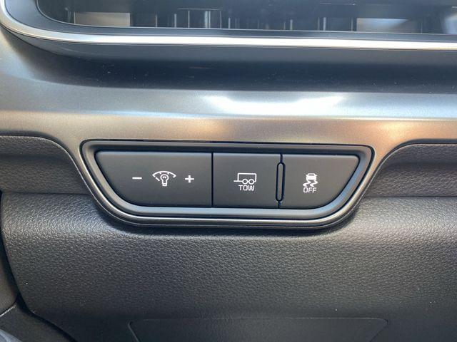 Photo of 2026 Snow White Pearl Kia Carnival Hybrid