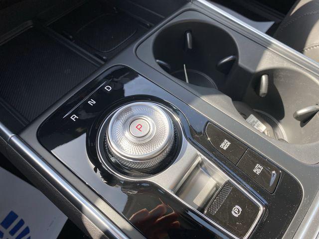 Photo of 2026 Snow White Pearl Kia Carnival Hybrid
