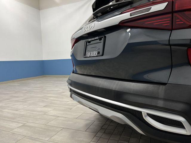 Photo of 2023 Gravity Gray Kia Seltos