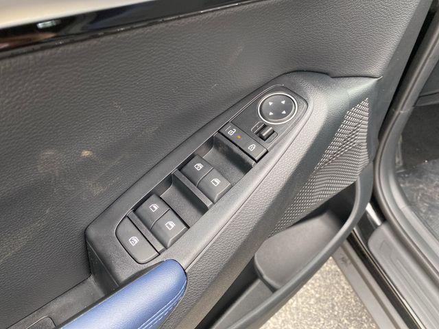 Photo of 2025 Fusion Black Kia Seltos