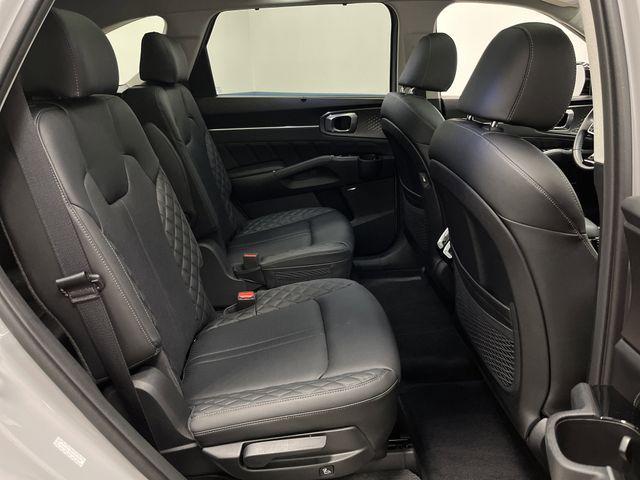 Photo of 2023 Wolf Gray Kia Sorento