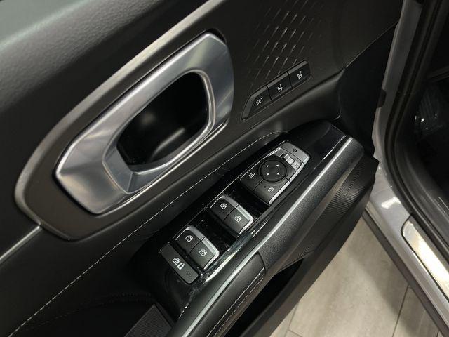 Photo of 2023 Wolf Gray Kia Sorento