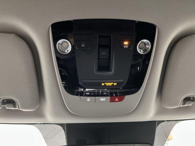 Photo of 2023 Wolf Gray Kia Sorento